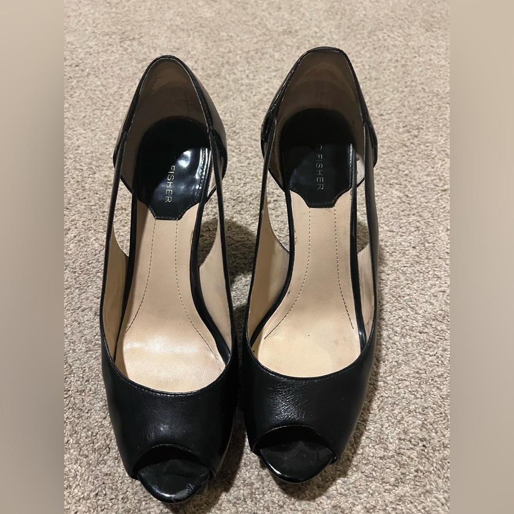 Marc Fisher - black, peep toe heels… excellent condition